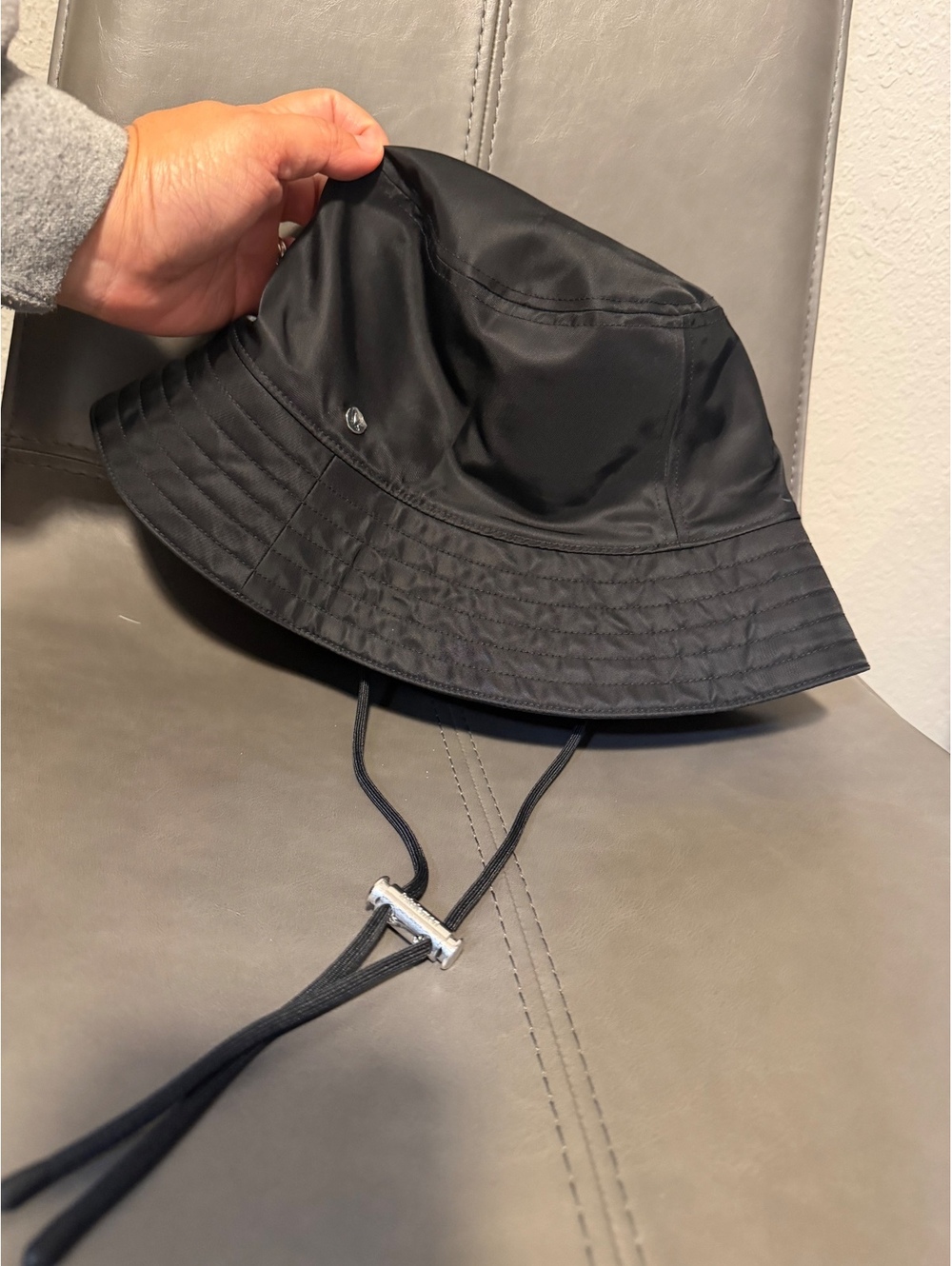 Lululemon Wide Brim Bucket Hat Black Nylon Adjustable Chin Strap Sun Cap L/XL